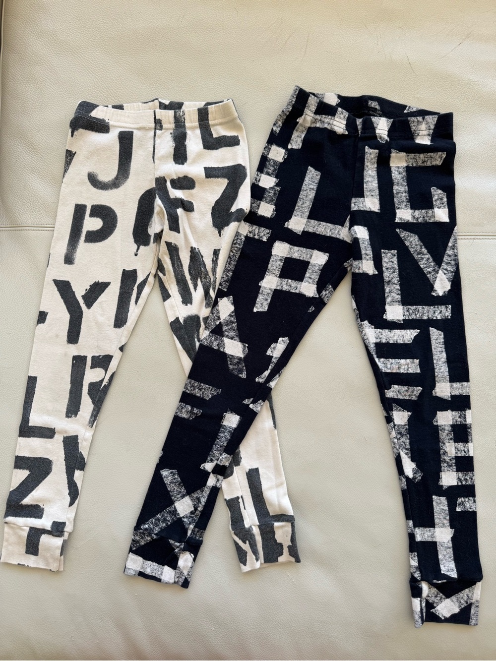 Lot 2 NUNUNU Kids Black & White Letter Leggings - Black & Cream size 6-7